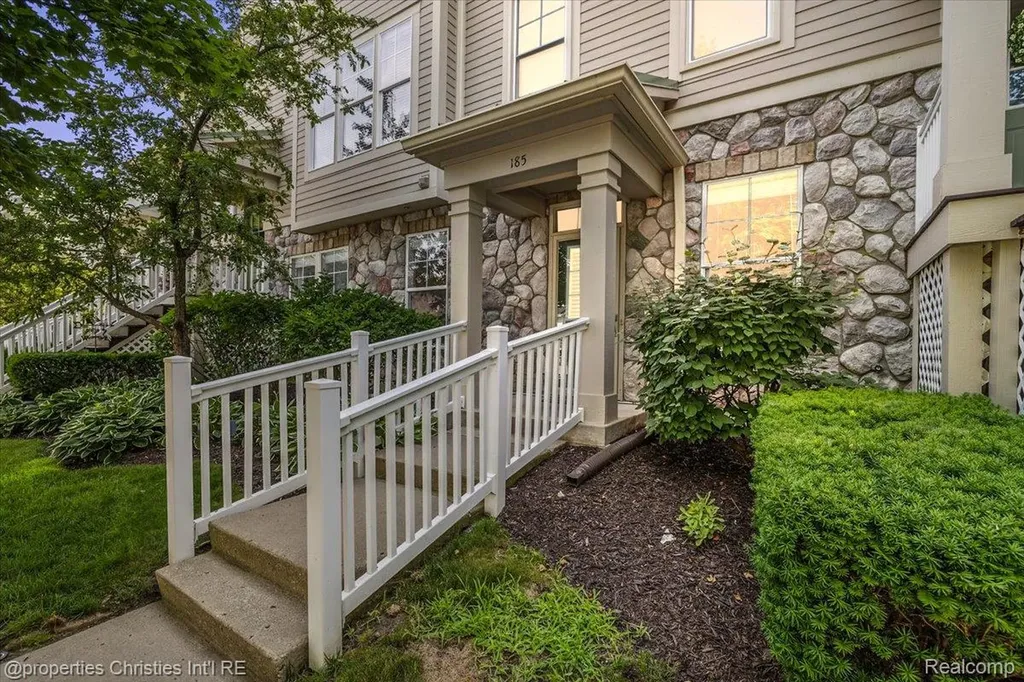 185 Hamilton Street Plymouth City MI 48170
