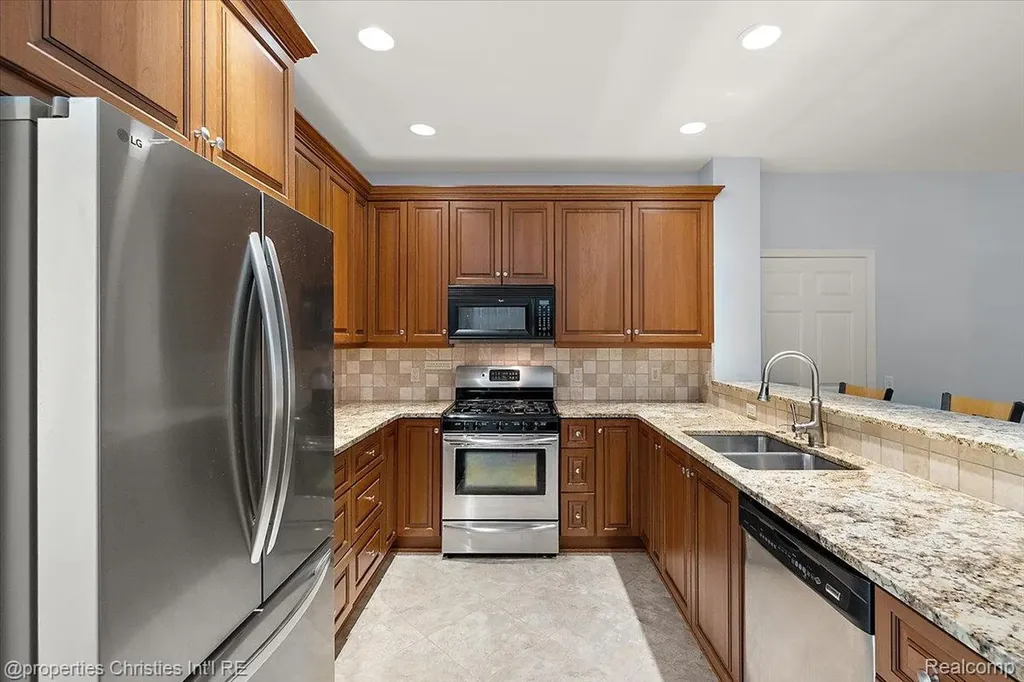 185 Hamilton Street Plymouth City MI 48170