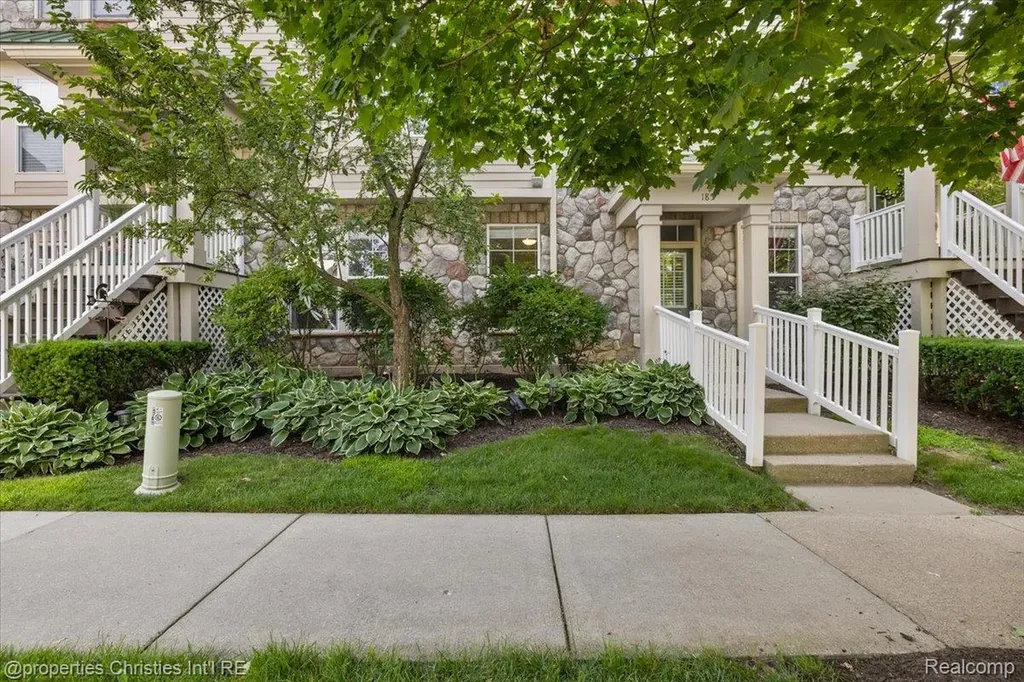 185 Hamilton Street Plymouth City MI 48170
