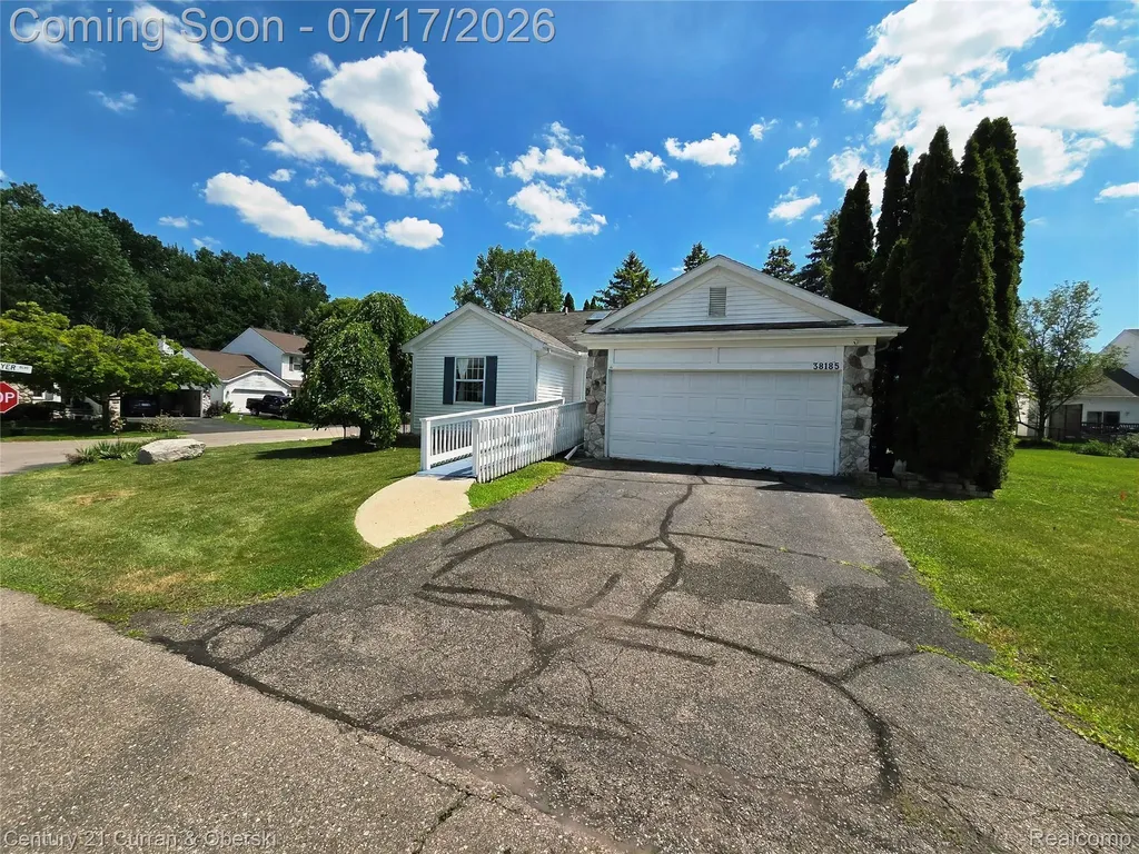 38185 Palmateer Road Westland City MI 48186