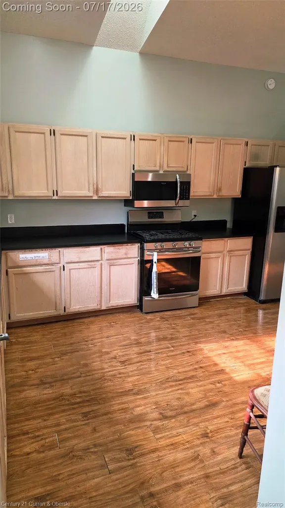 38185 Palmateer Road Westland City MI 48186