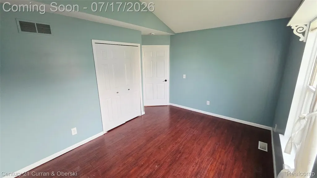 38185 Palmateer Road Westland City MI 48186
