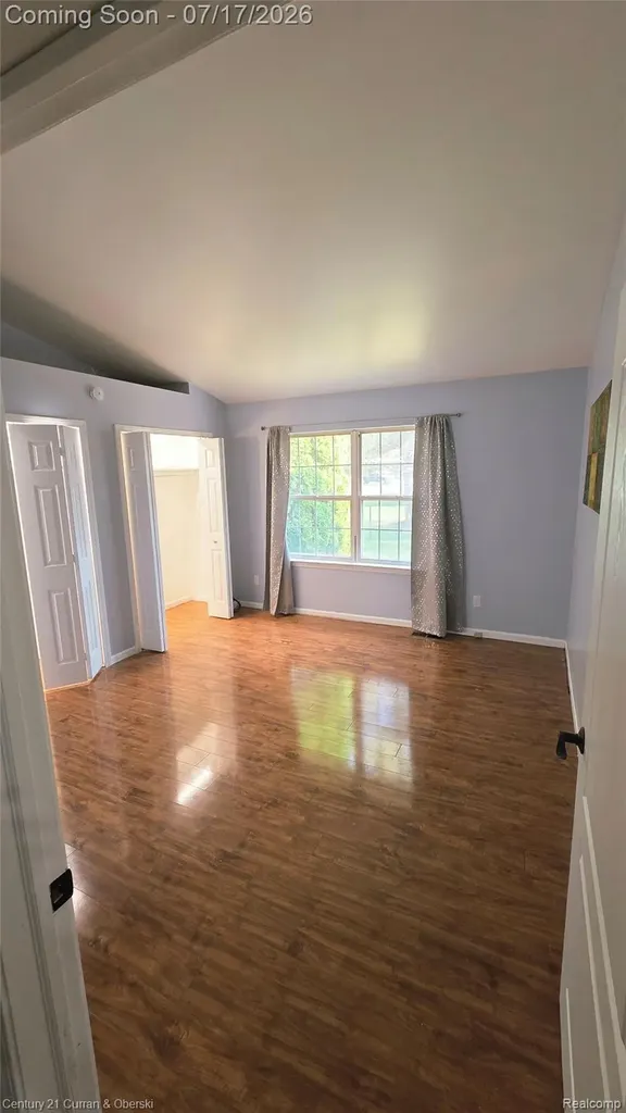 38185 Palmateer Road Westland City MI 48186