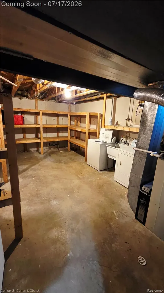 38185 Palmateer Road Westland City MI 48186
