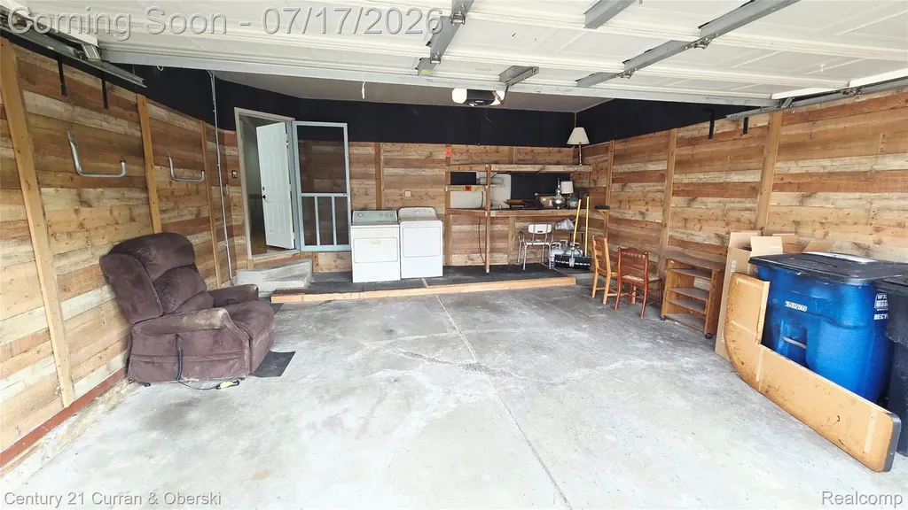 38185 Palmateer Road Westland City MI 48186