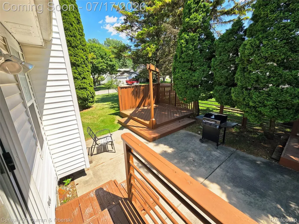 38185 Palmateer Road Westland City MI 48186