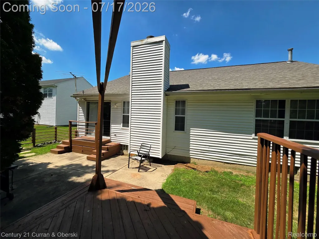 38185 Palmateer Road Westland City MI 48186