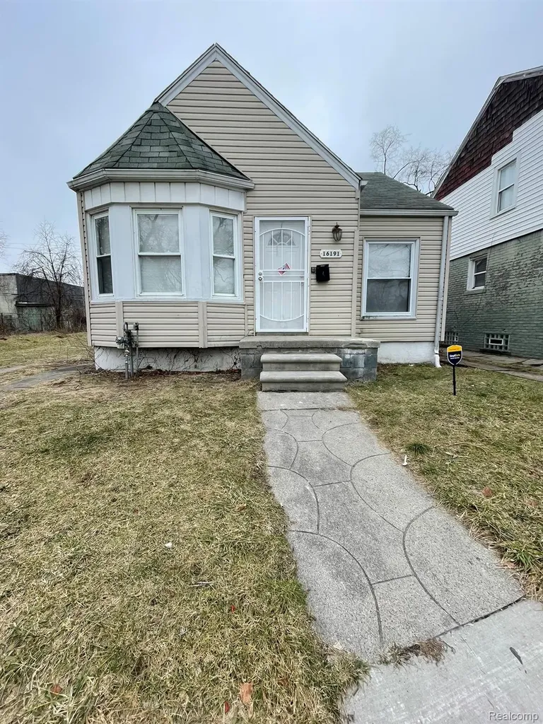 16191 Strathmoor Street Detroit City MI 48235