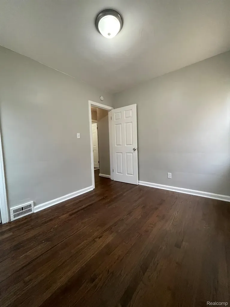 16191 Strathmoor Street Detroit City MI 48235