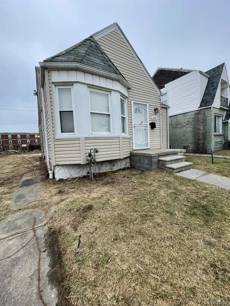 16191 Strathmoor Street Detroit City MI 48235