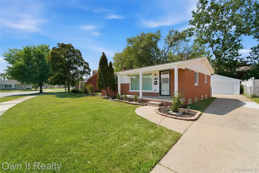 20320 Whitlock Drive Dearborn Heights City MI 48127
