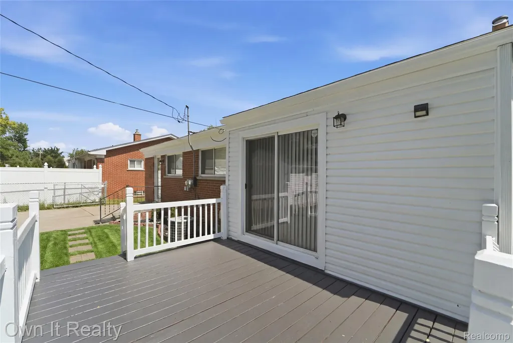 20320 Whitlock Drive Dearborn Heights City MI 48127
