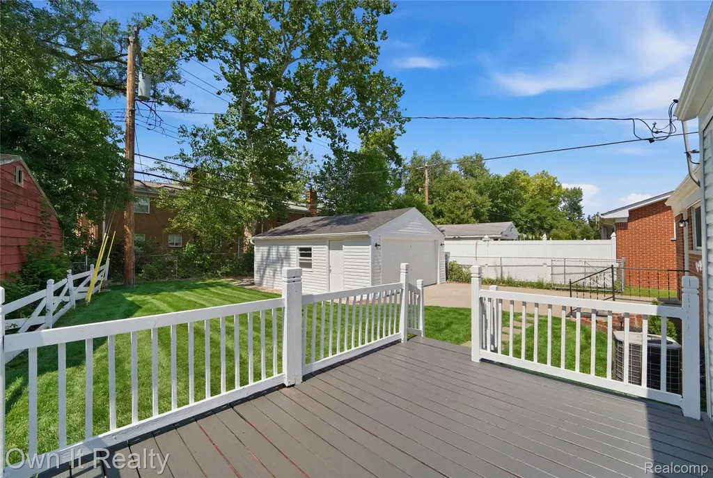 20320 Whitlock Drive Dearborn Heights City MI 48127