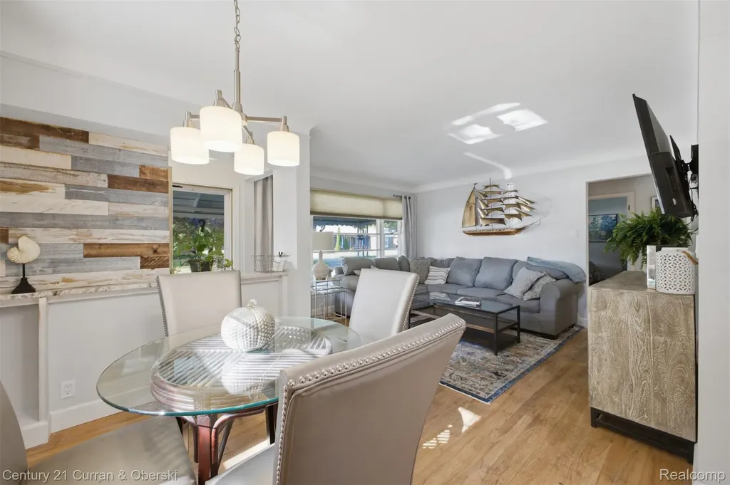 16614 Philomene Boulevard Allen Park City MI 48101