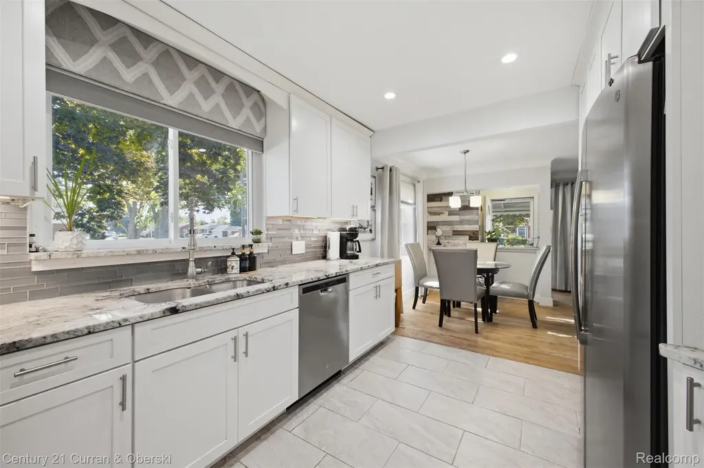 16614 Philomene Boulevard Allen Park City MI 48101