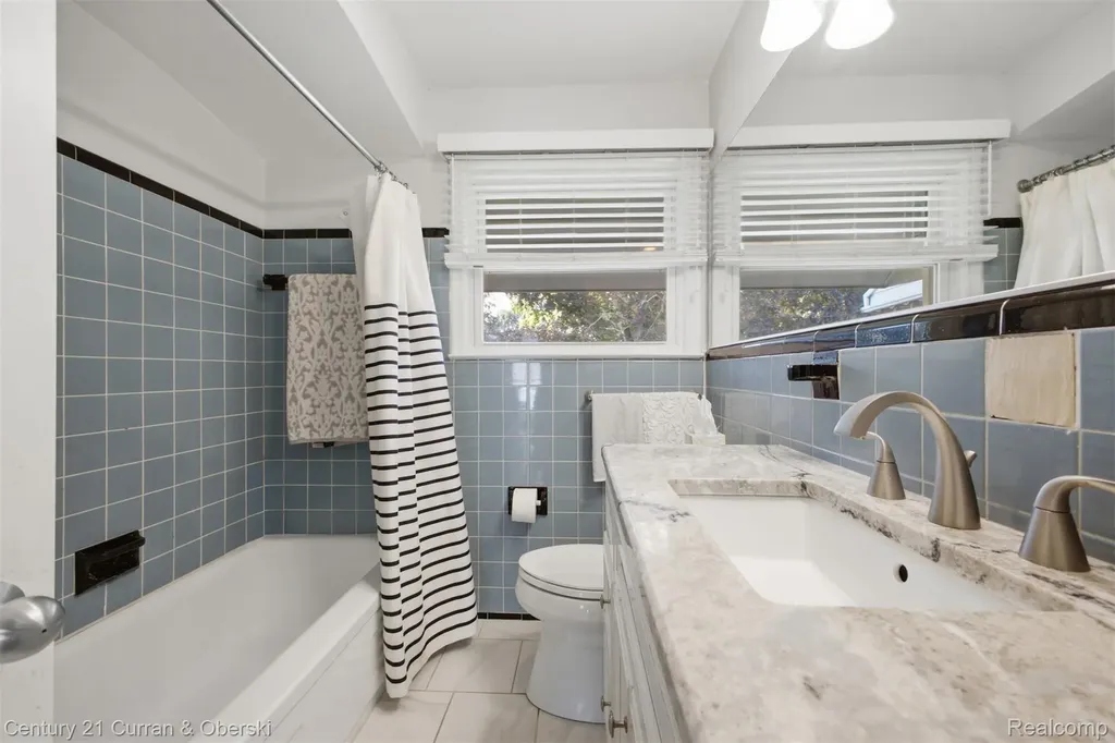 16614 Philomene Boulevard Allen Park City MI 48101