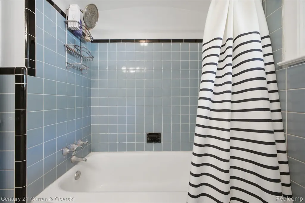 16614 Philomene Boulevard Allen Park City MI 48101