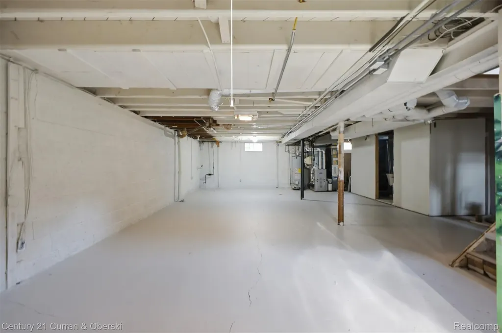 16614 Philomene Boulevard Allen Park City MI 48101