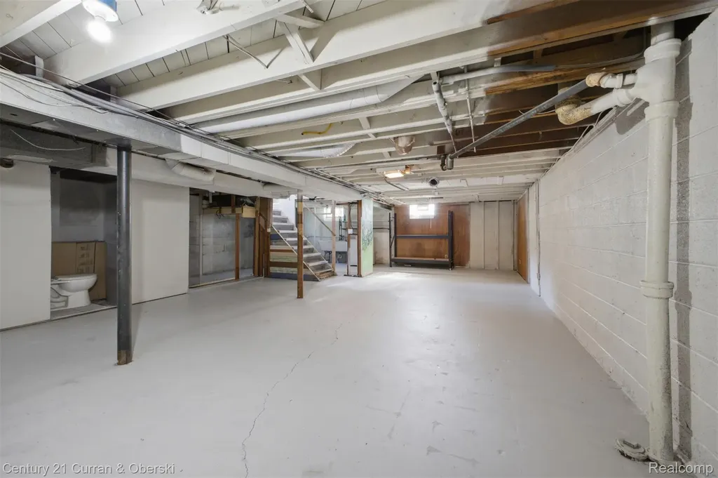 16614 Philomene Boulevard Allen Park City MI 48101