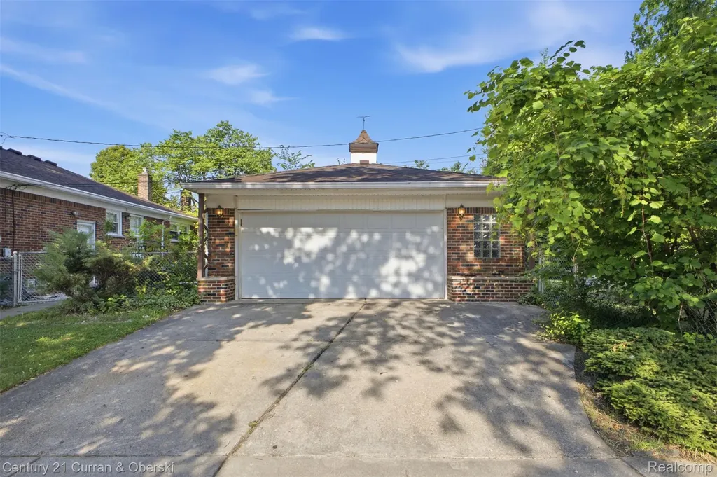 16614 Philomene Boulevard Allen Park City MI 48101