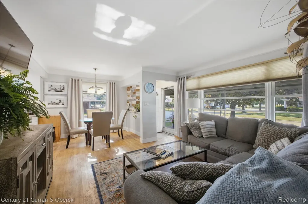 16614 Philomene Boulevard Allen Park City MI 48101