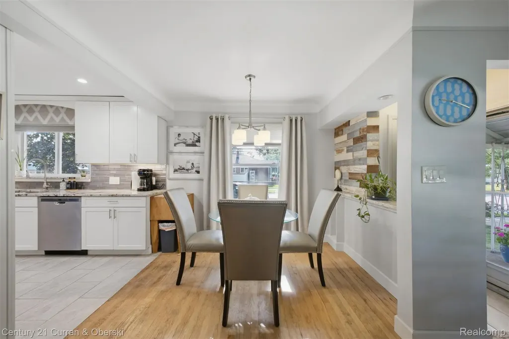 16614 Philomene Boulevard Allen Park City MI 48101