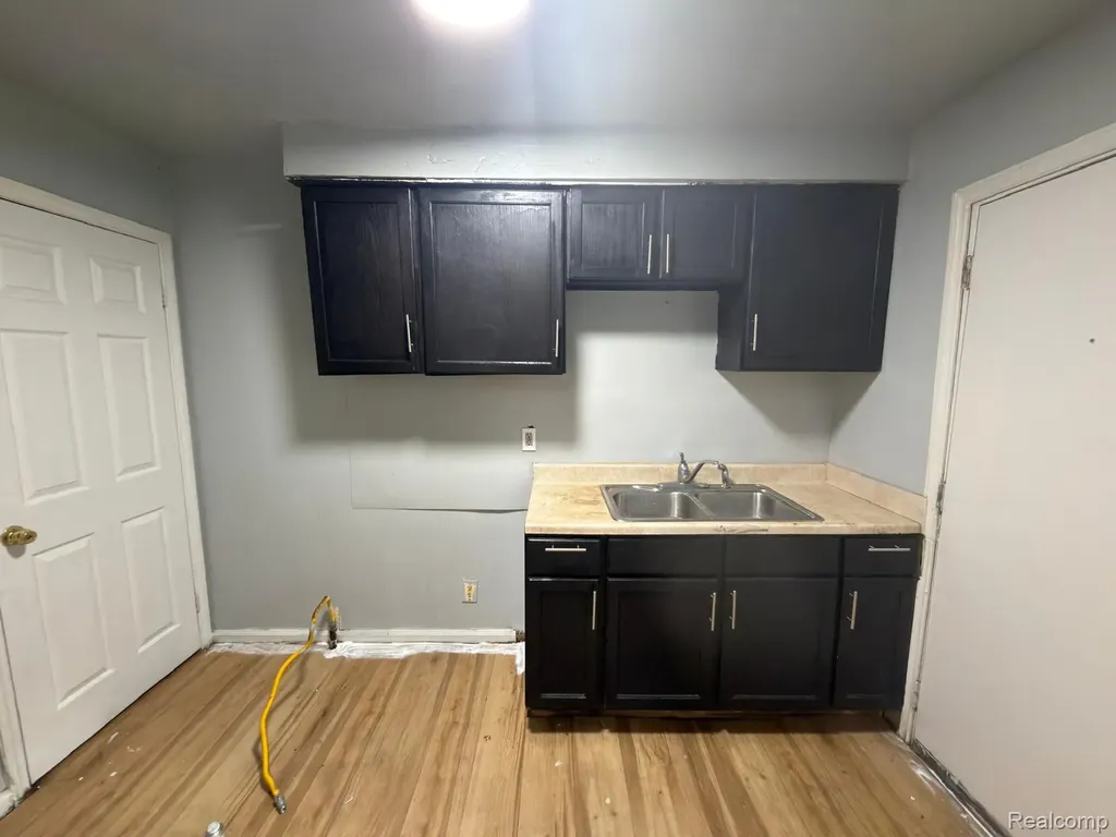 8837 Evergreen Avenue Detroit City MI 48228