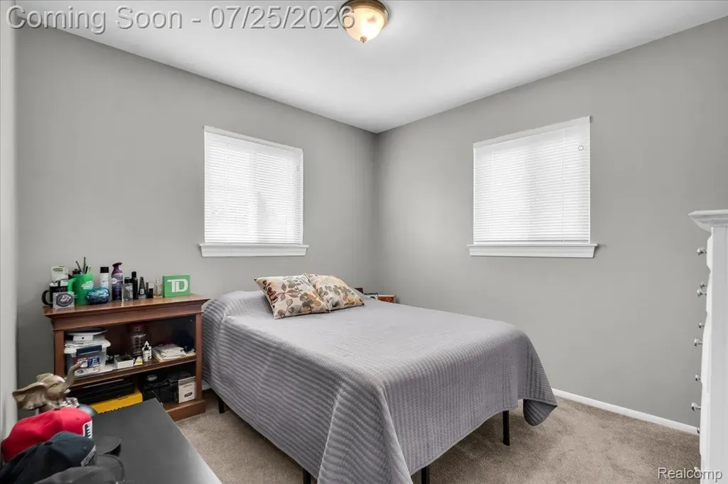 32769 Exeter Court Warren City MI 48092