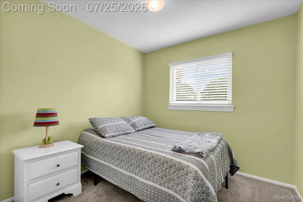 32769 Exeter Court Warren City MI 48092