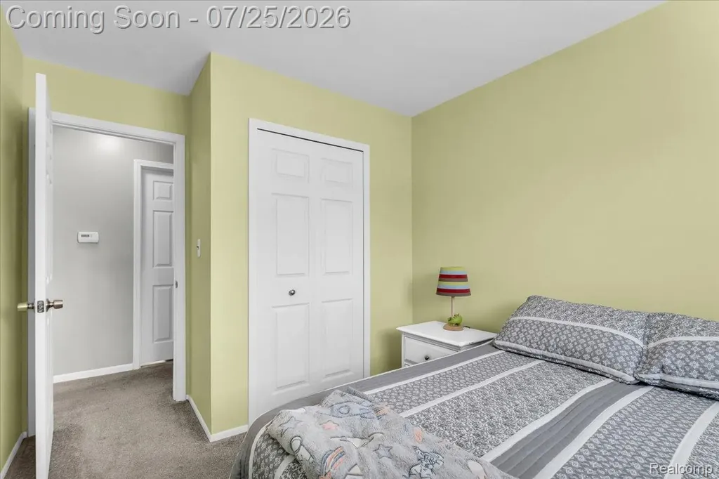 32769 Exeter Court Warren City MI 48092