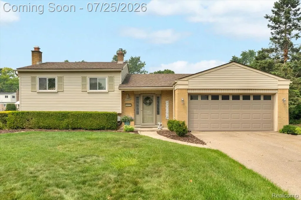 32769 Exeter Court Warren City MI 48092