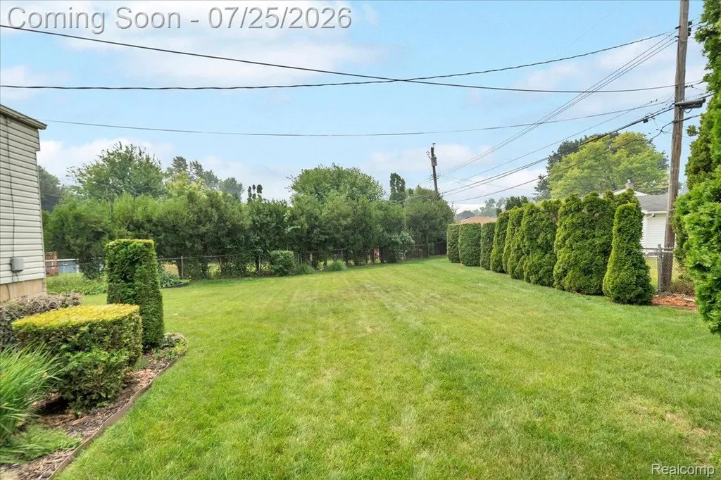 32769 Exeter Court Warren City MI 48092