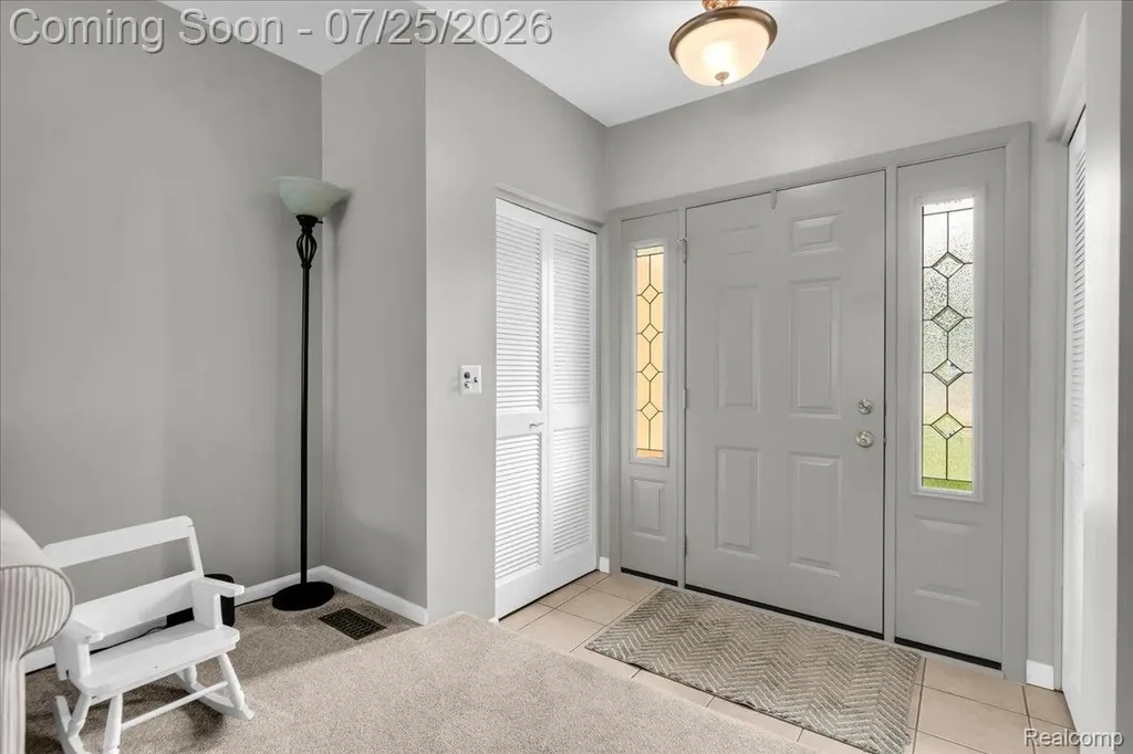 32769 Exeter Court Warren City MI 48092