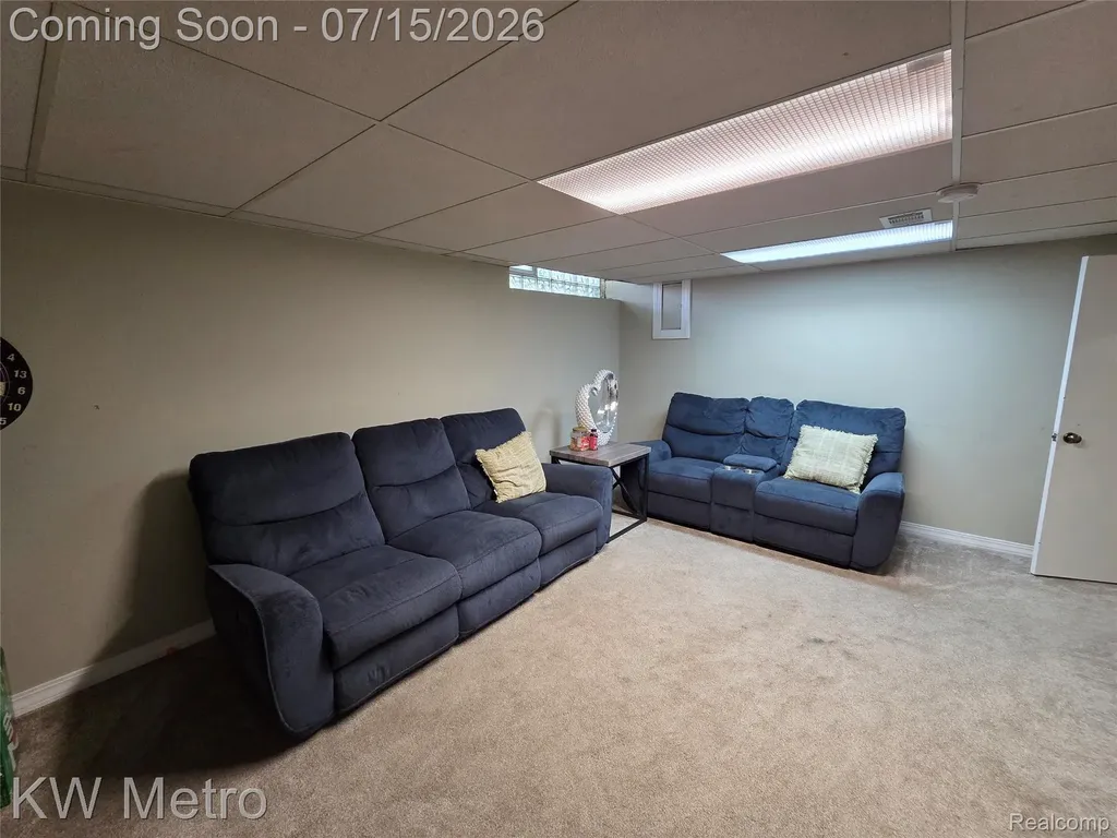 1105 Kirts Boulevard Troy City MI 48084
