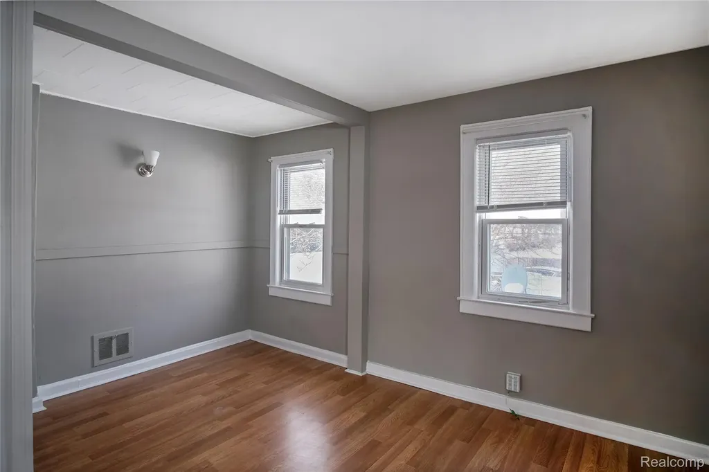 406 W 12 Mile Royal Oak City MI 48073