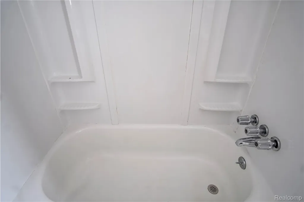 406 W 12 Mile Royal Oak City MI 48073