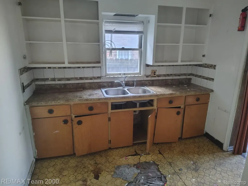 12945 Memorial Street Detroit City MI 48227