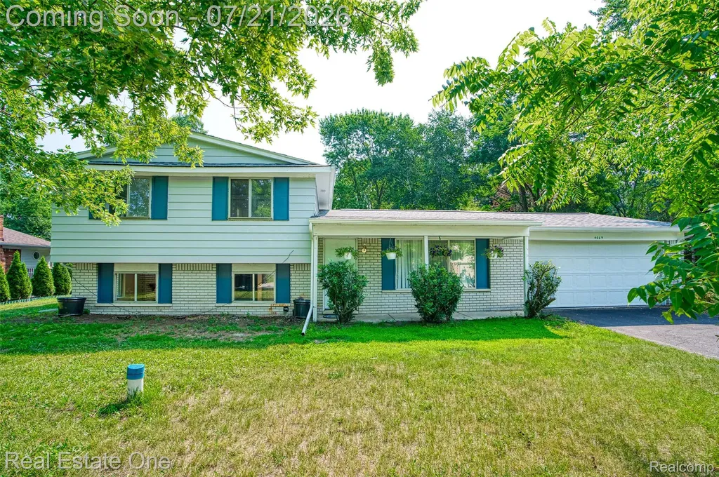 4069 Village Square Brighton Township MI 48114
