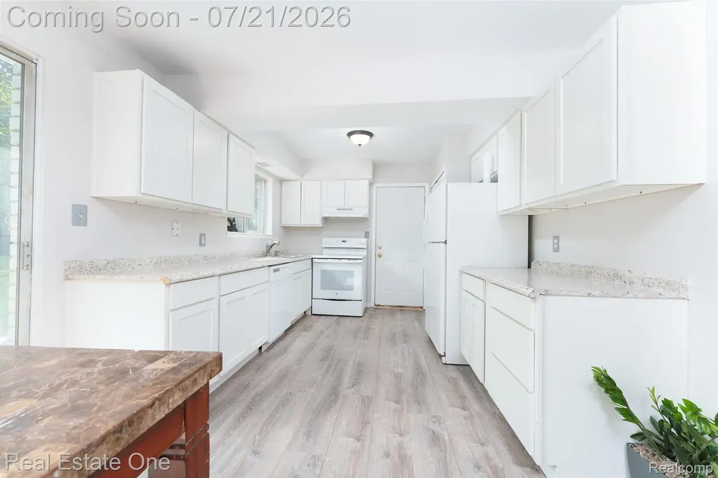 4069 Village Square Brighton Township MI 48114