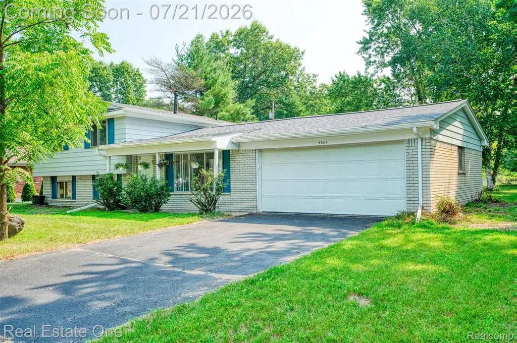 4069 Village Square Brighton Township MI 48114