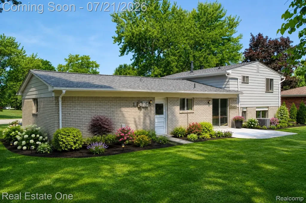 4069 Village Square Brighton Township MI 48114