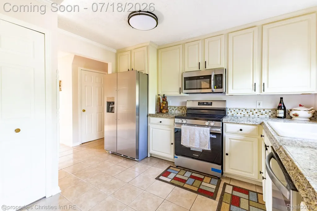 45568 Margate Drive Macomb Township MI 48044