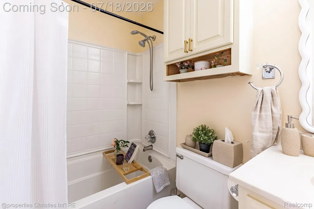 45568 Margate Drive Macomb Township MI 48044