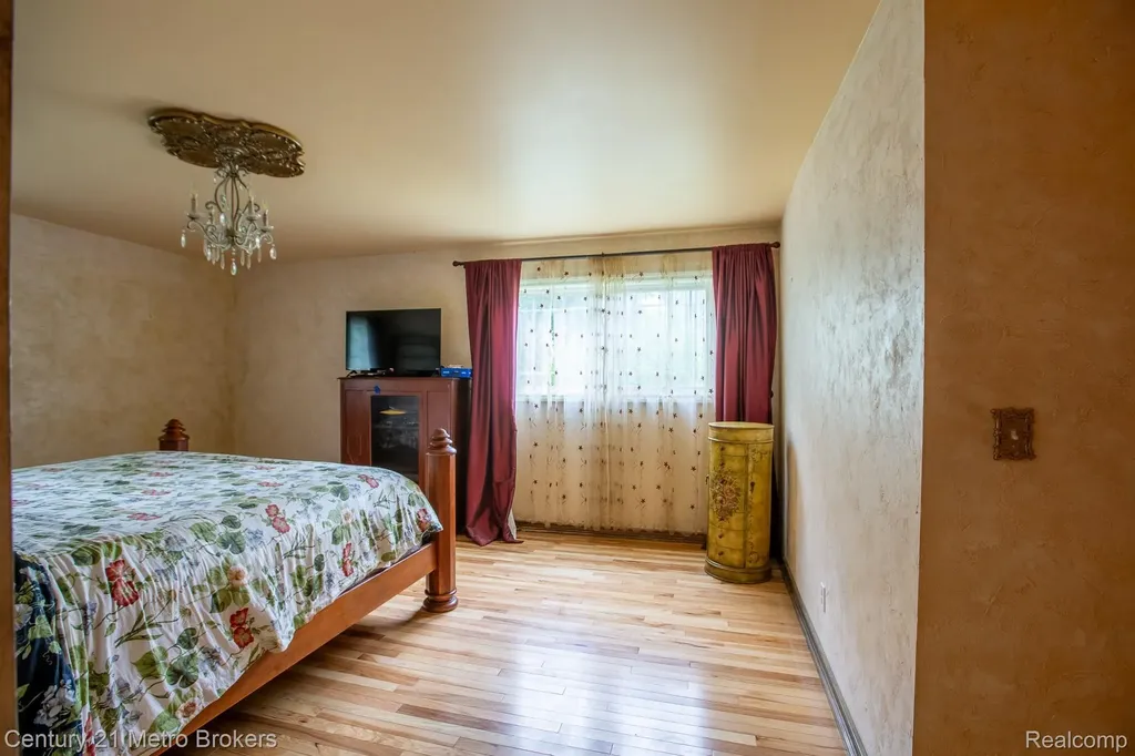 5262 Conifer Drive Oregon Township MI 48421
