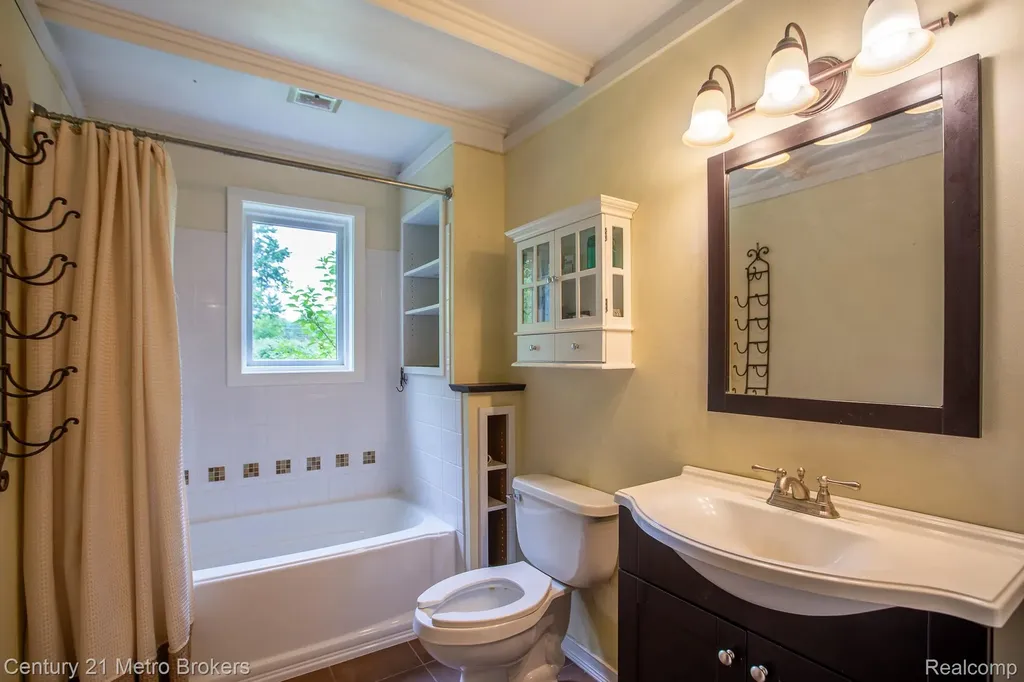 5262 Conifer Drive Oregon Township MI 48421