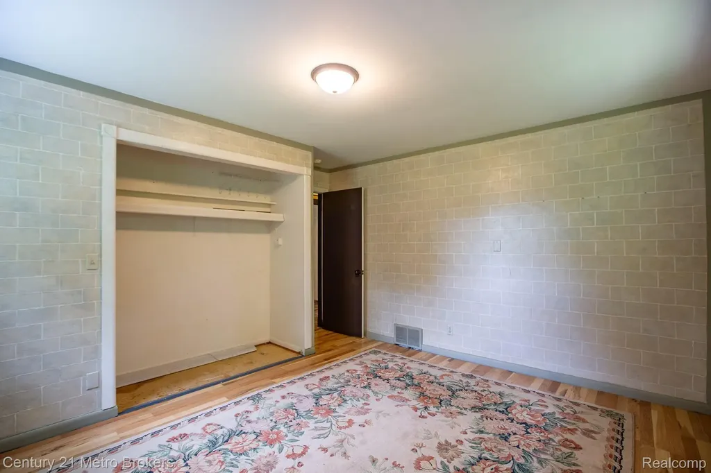 5262 Conifer Drive Oregon Township MI 48421