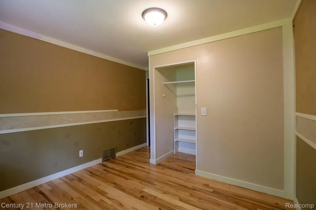 5262 Conifer Drive Oregon Township MI 48421