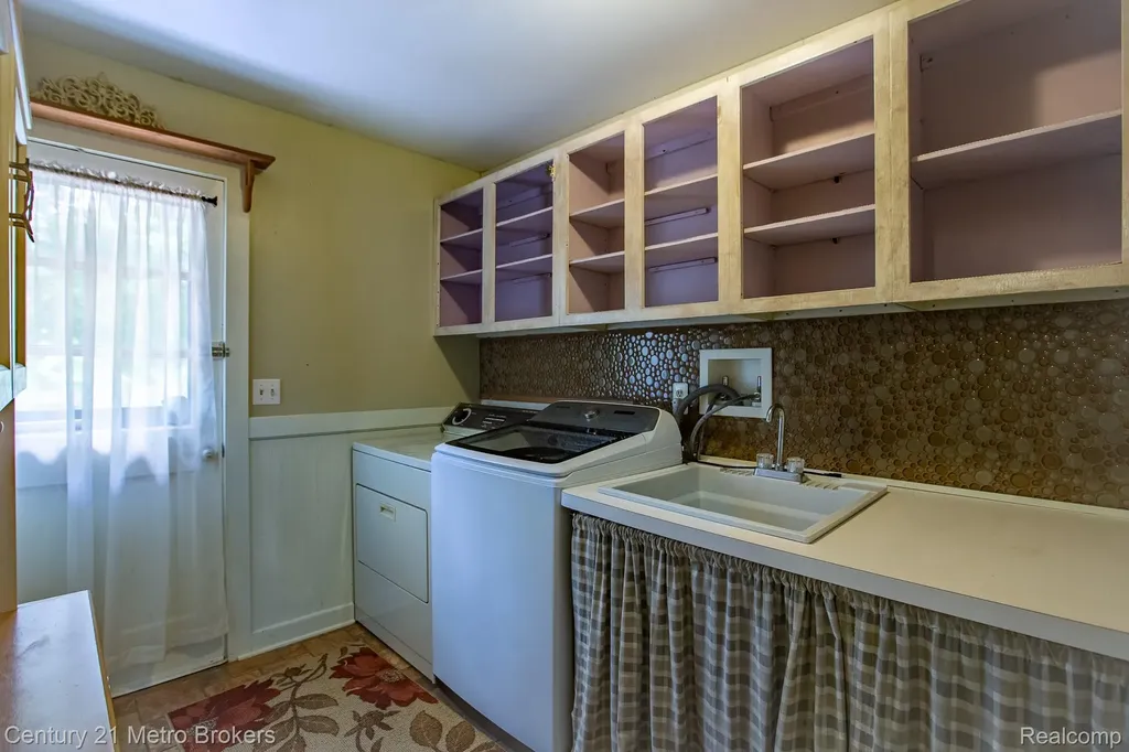 5262 Conifer Drive Oregon Township MI 48421