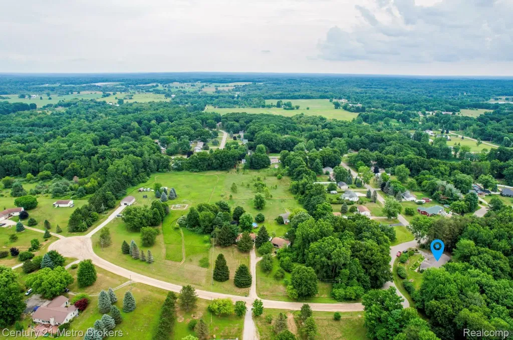 5262 Conifer Drive Oregon Township MI 48421