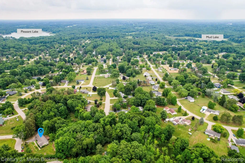 5262 Conifer Drive Oregon Township MI 48421